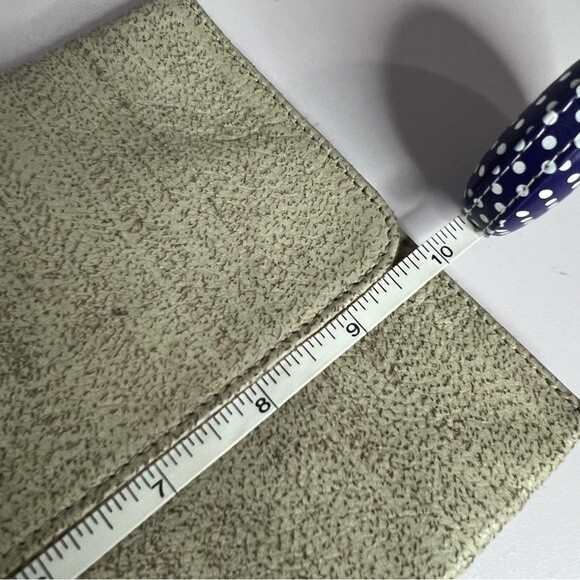 m0851 Cream Leather Envelope Snap Close Clutch/Wristlet - Picture 10 of 11